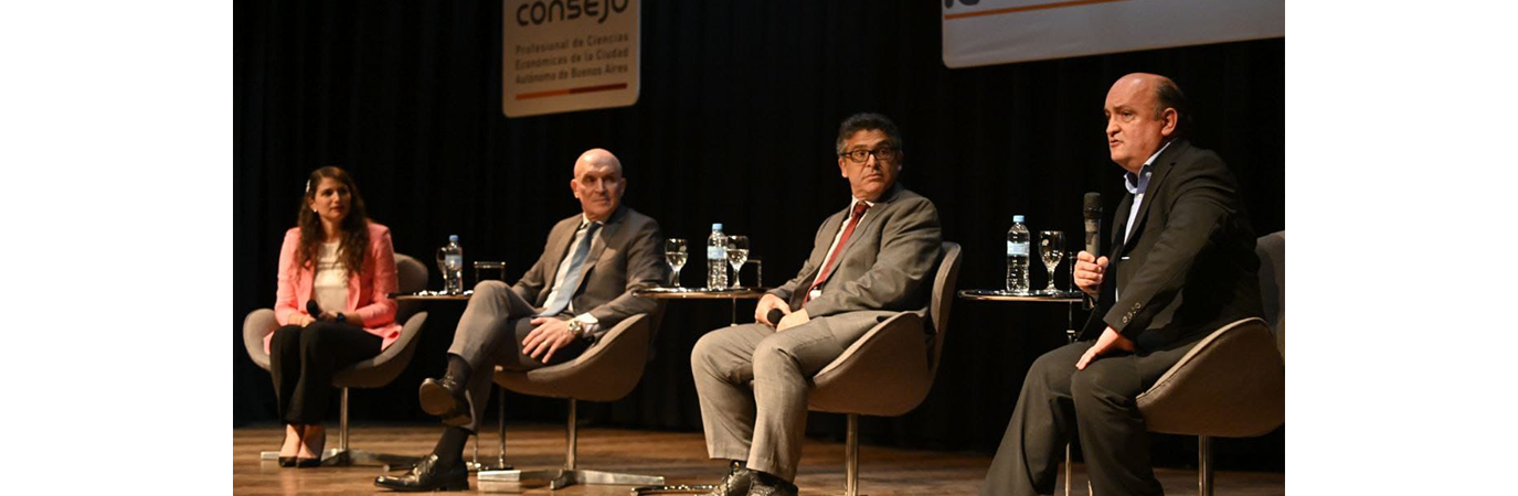 Espert disertó sobre el rol del Estado